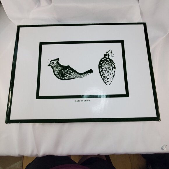 Vintage Frosted Cardinal & Pinecone Clip-On Christmas light covers Set Of 18 - Picture 8 of 13